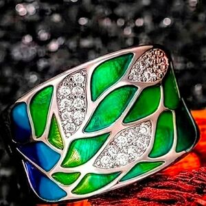NWT Wide Band Enamel Ring Vibrant Blue & Green Leaves. Style Of SANTUZZA Sz. 9